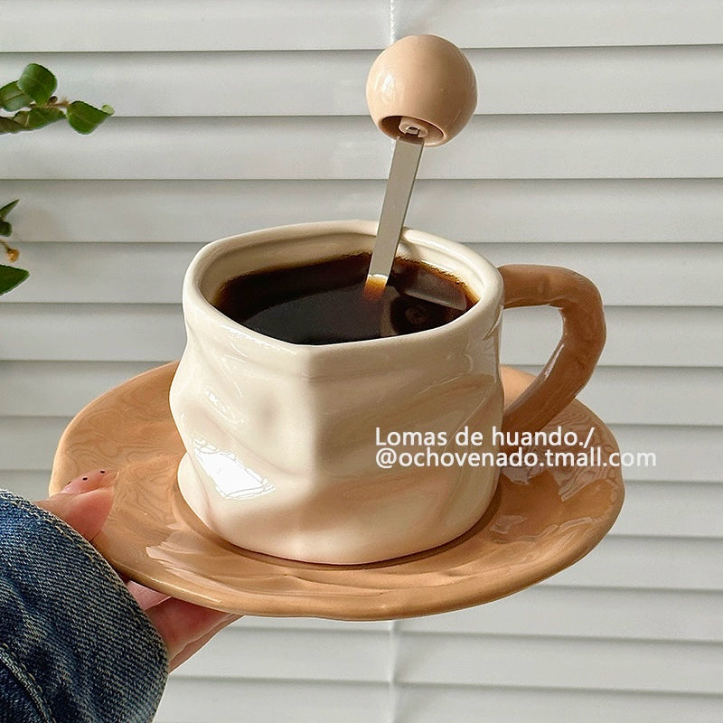 Juego de café elegante, exquisito, lujoso y accesible.