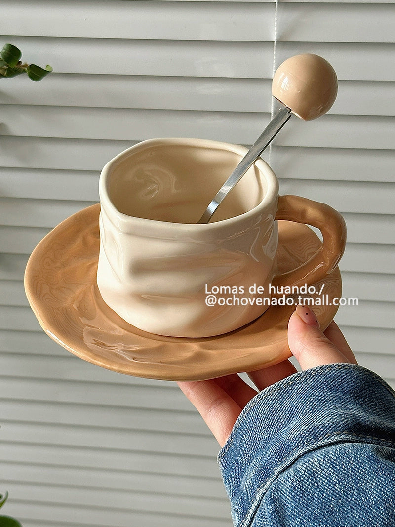 Juego de café elegante, exquisito, lujoso y accesible.