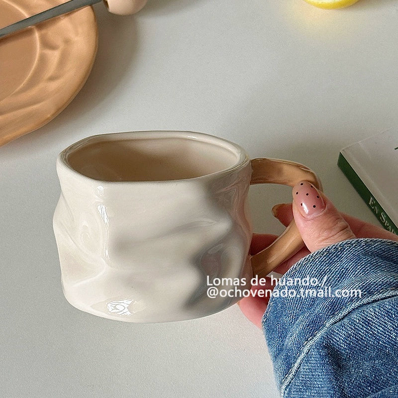 Juego de café elegante, exquisito, lujoso y accesible.