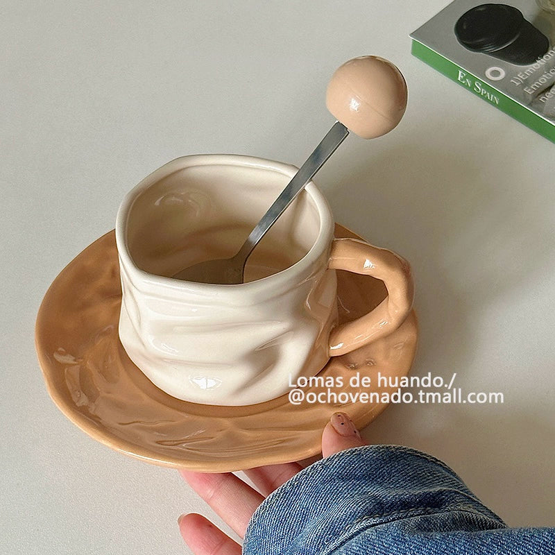 Juego de café elegante, exquisito, lujoso y accesible.