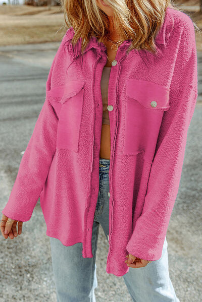 Chaqueta con hombros caídos y botones con bolsillo