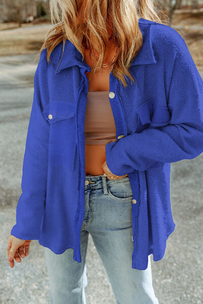 Chaqueta con hombros caídos y botones con bolsillo