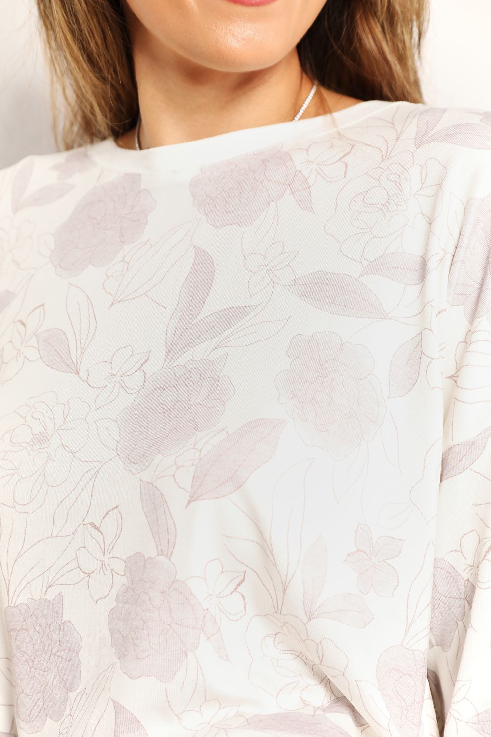 Conjunto de ropa de estar por casa con top de manga larga y pantalones cortos florales Double Take